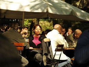 20080420165521-de-munich-beergarden-feet_up-w Feet up