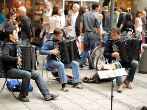 20090829154053-de-munich-city-accordian_band-w