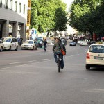 20090829172716-de-munich-city-cyclist_with_attention-w