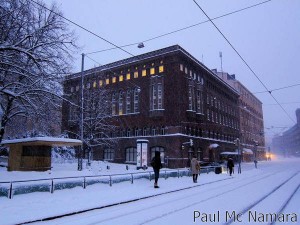20120203082958-fi-helsinki-city-shivering_commuters